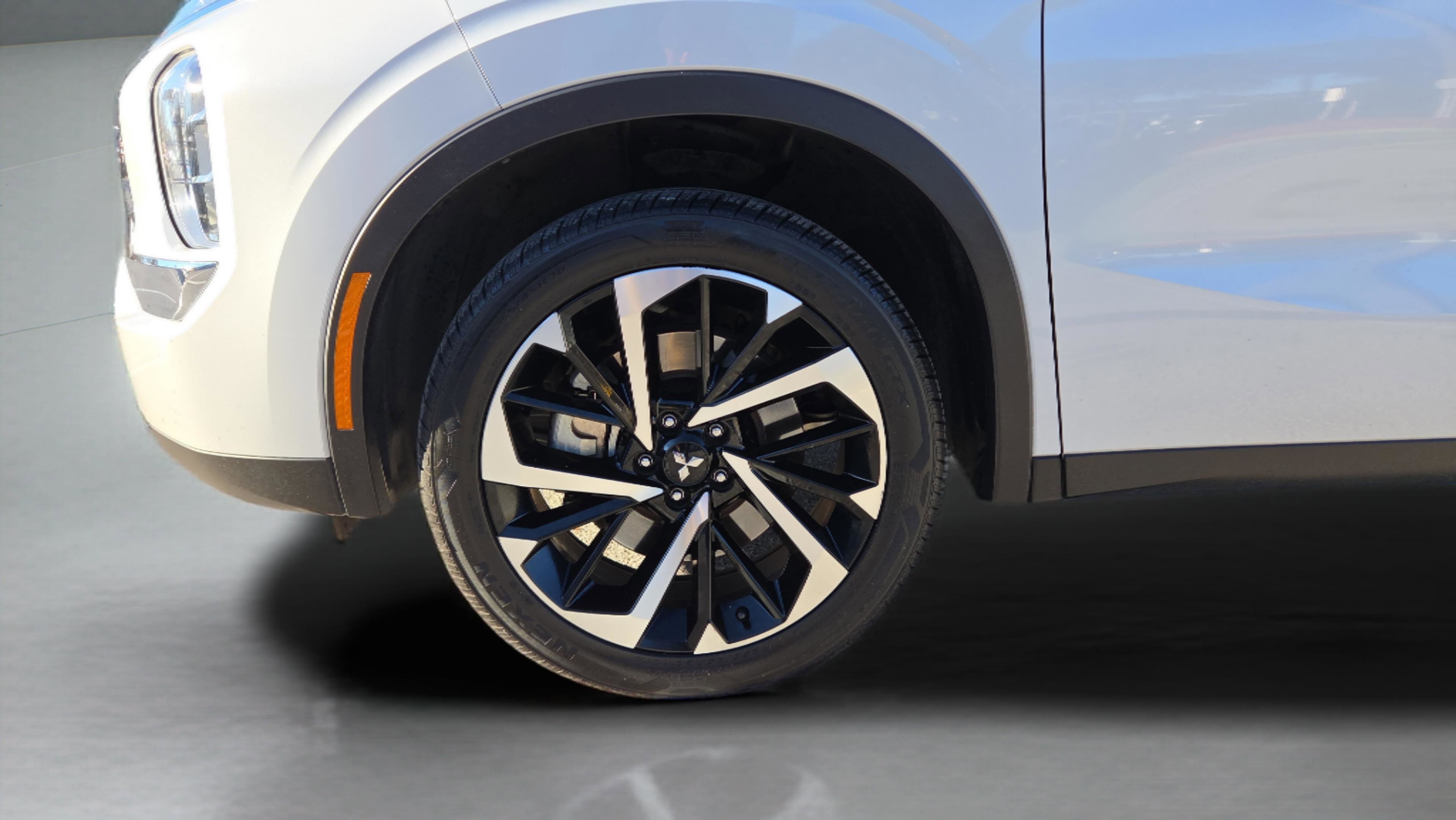 Used 2022 Mitsubishi Outlander ES image 11