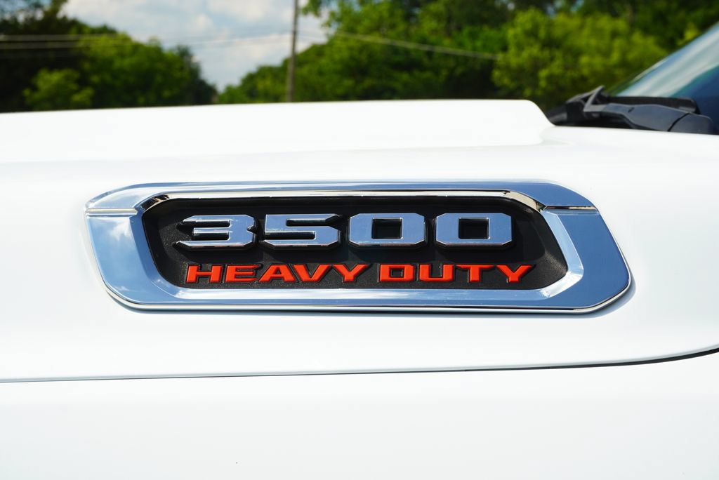 Used 2024 RAM 3500 Tradesman w/ Chrome Appearance Group AWD/4WD image 9