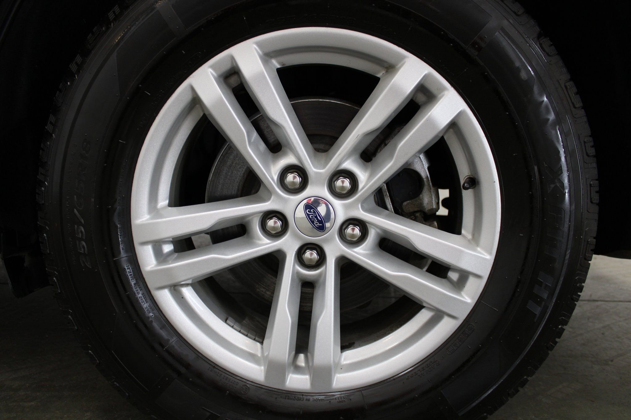 Used 2021 Ford Explorer XLT w/ Equipment Group 202A image 9