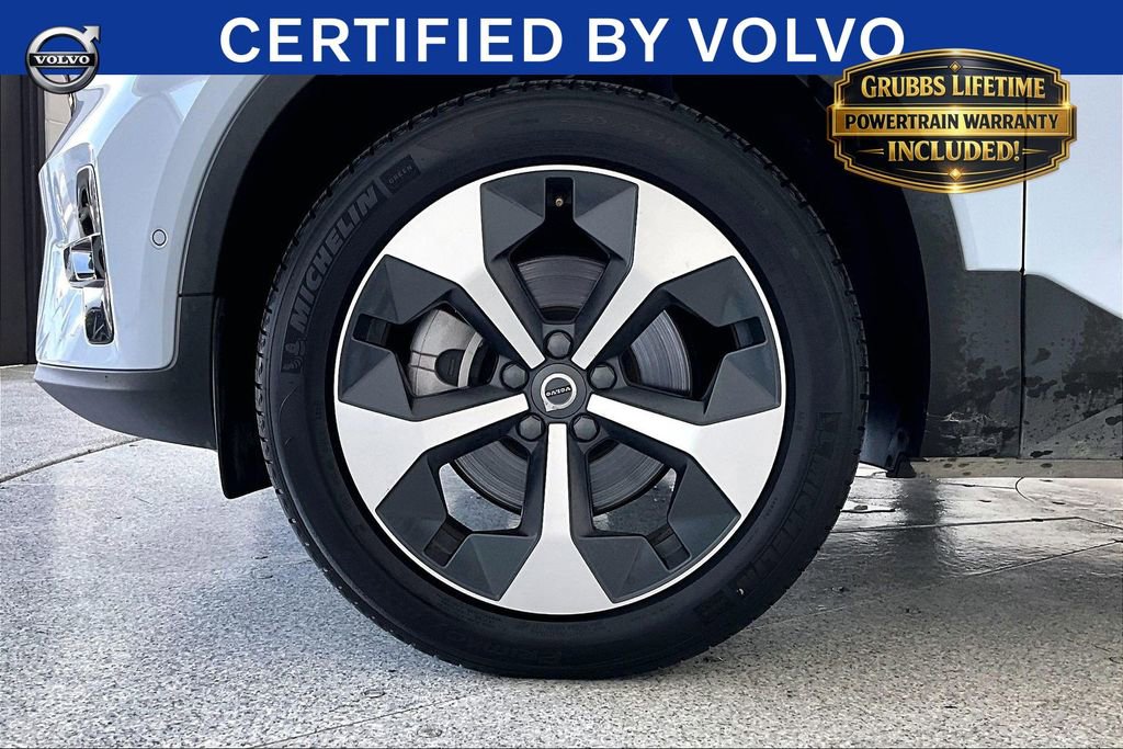 Certified 2025 Volvo XC40 B5 Plus AWD/4WD image 10