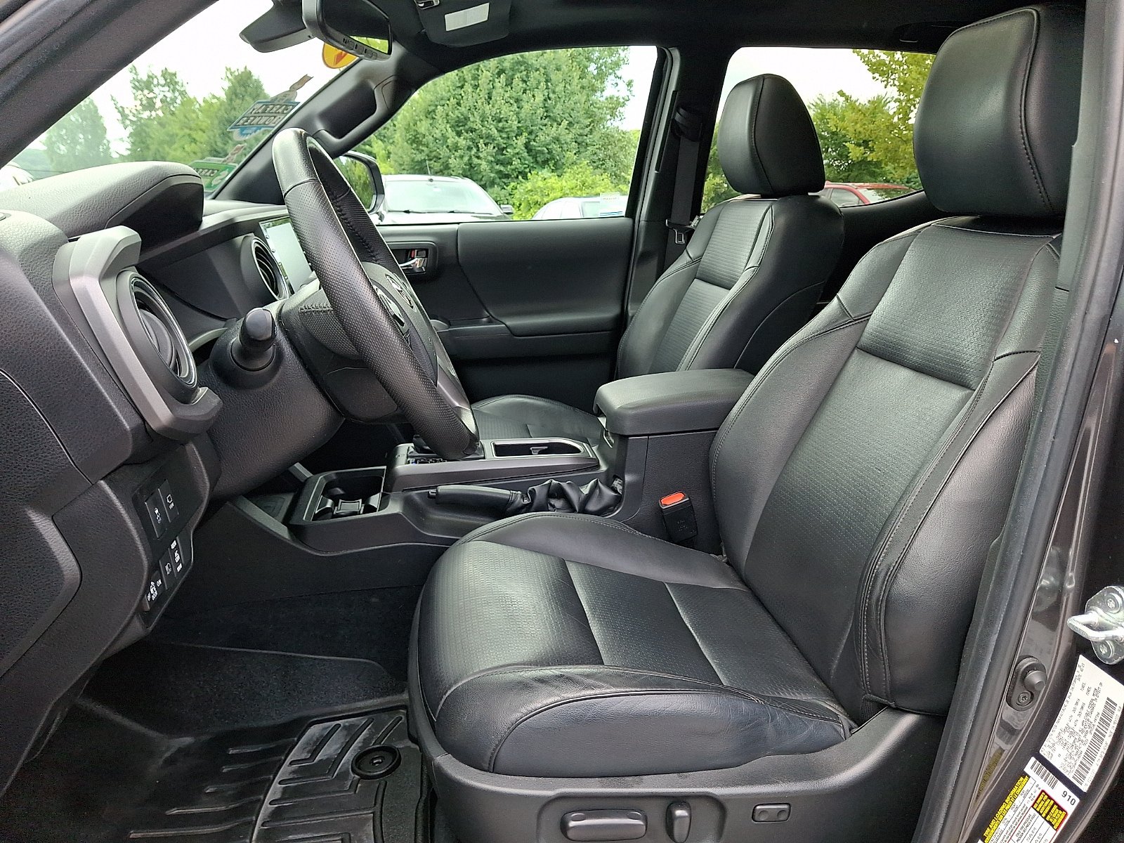 Used 2023 Toyota Tacoma TRD Off-Road w/ TRD Premium Off Road Package AWD/4WD image 13