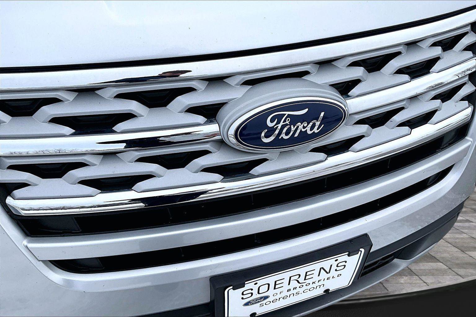 Used 2019 Ford Explorer XLT image 24