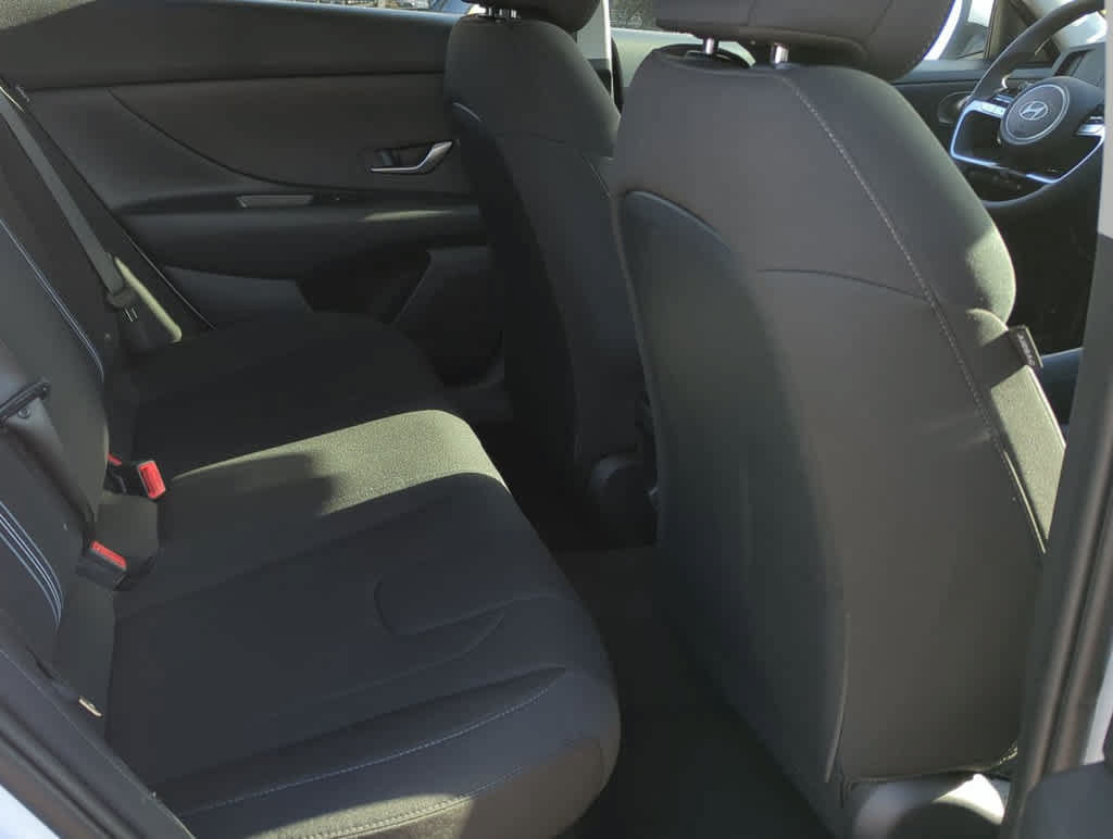 New 2026 Hyundai Elantra Hybrid FWD image 21