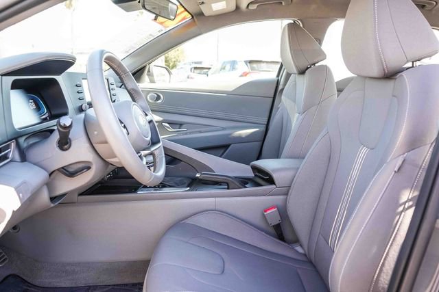 Certified 2025 Hyundai Elantra Sport w/ Cargo Package image 18