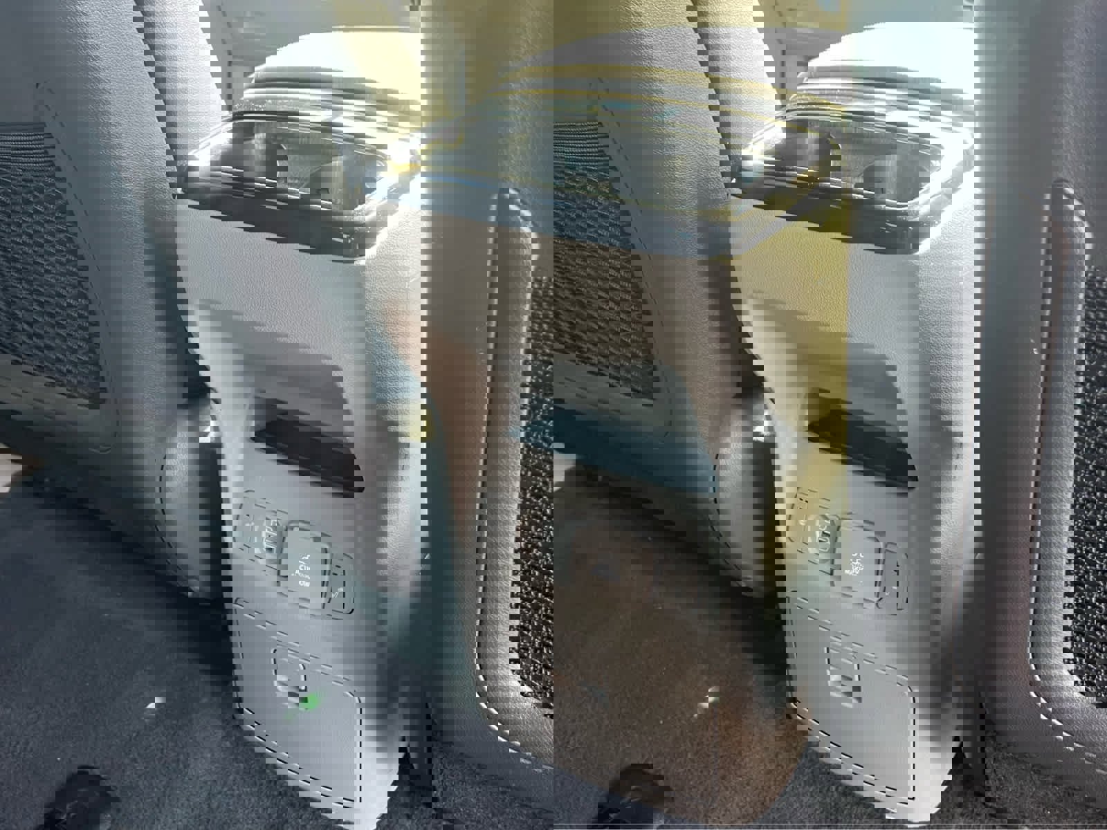 Used 2016 Kia Sedona SX image 23