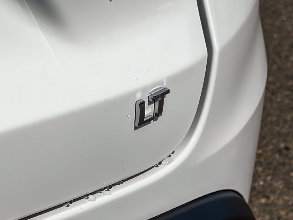 Used 2026 Chevrolet Trax LT w/ LT Convenience Package FWD image 11