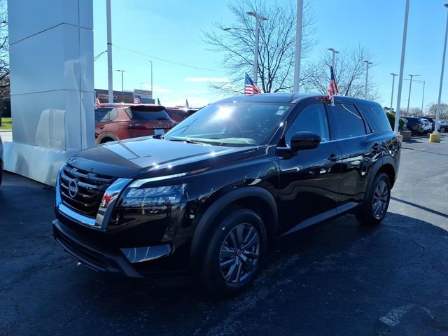 Used 2025 Nissan Pathfinder S w/ Cargo Package image 7
