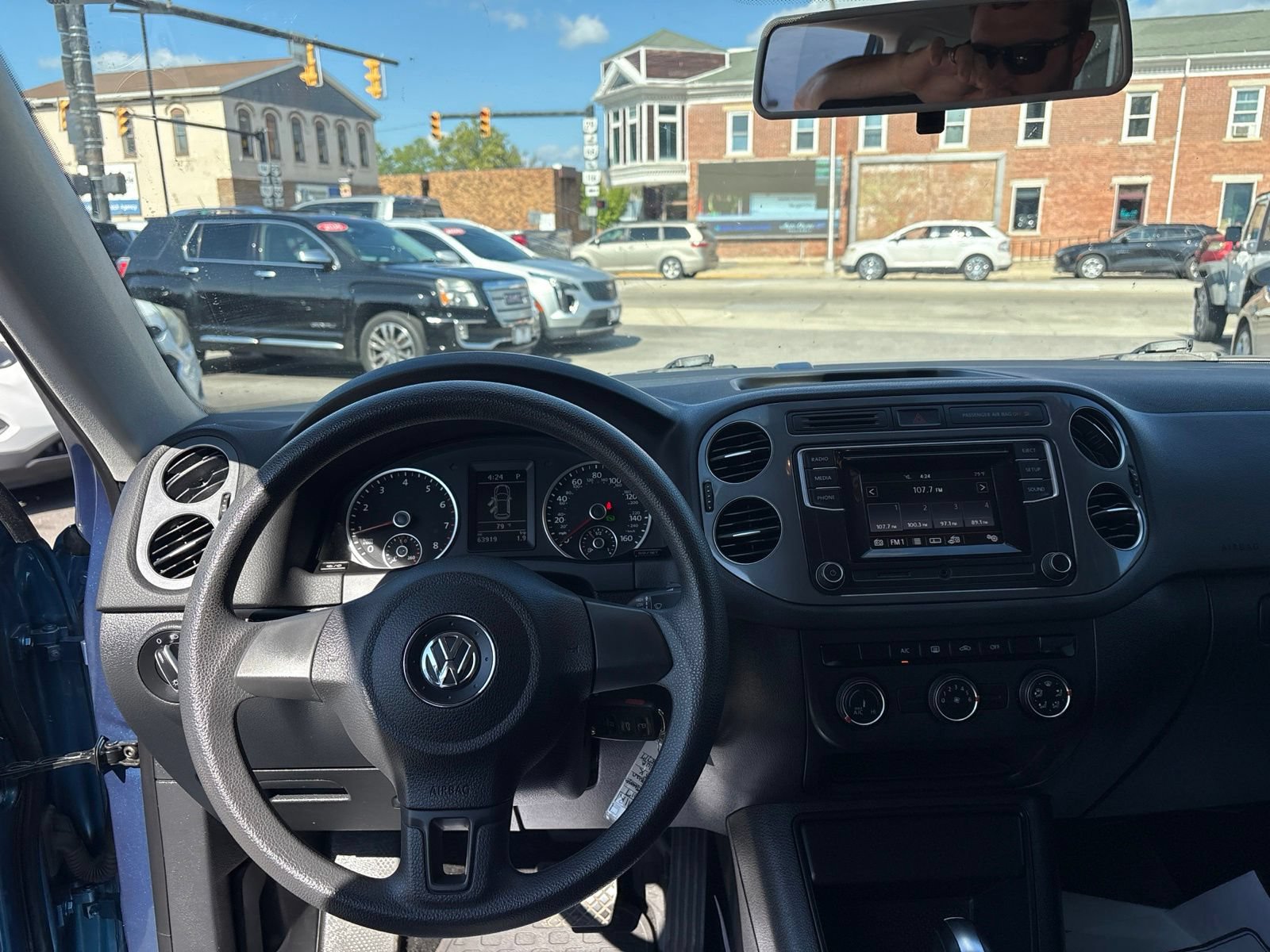 Used 2017 Volkswagen Tiguan Limited w/ Alloy Wheels Package FWD image 13