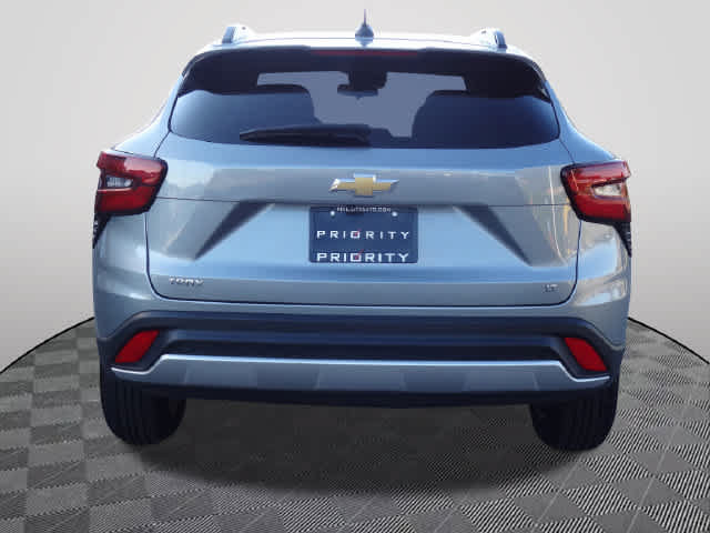 Used 2024 Chevrolet Trax LT FWD image 3