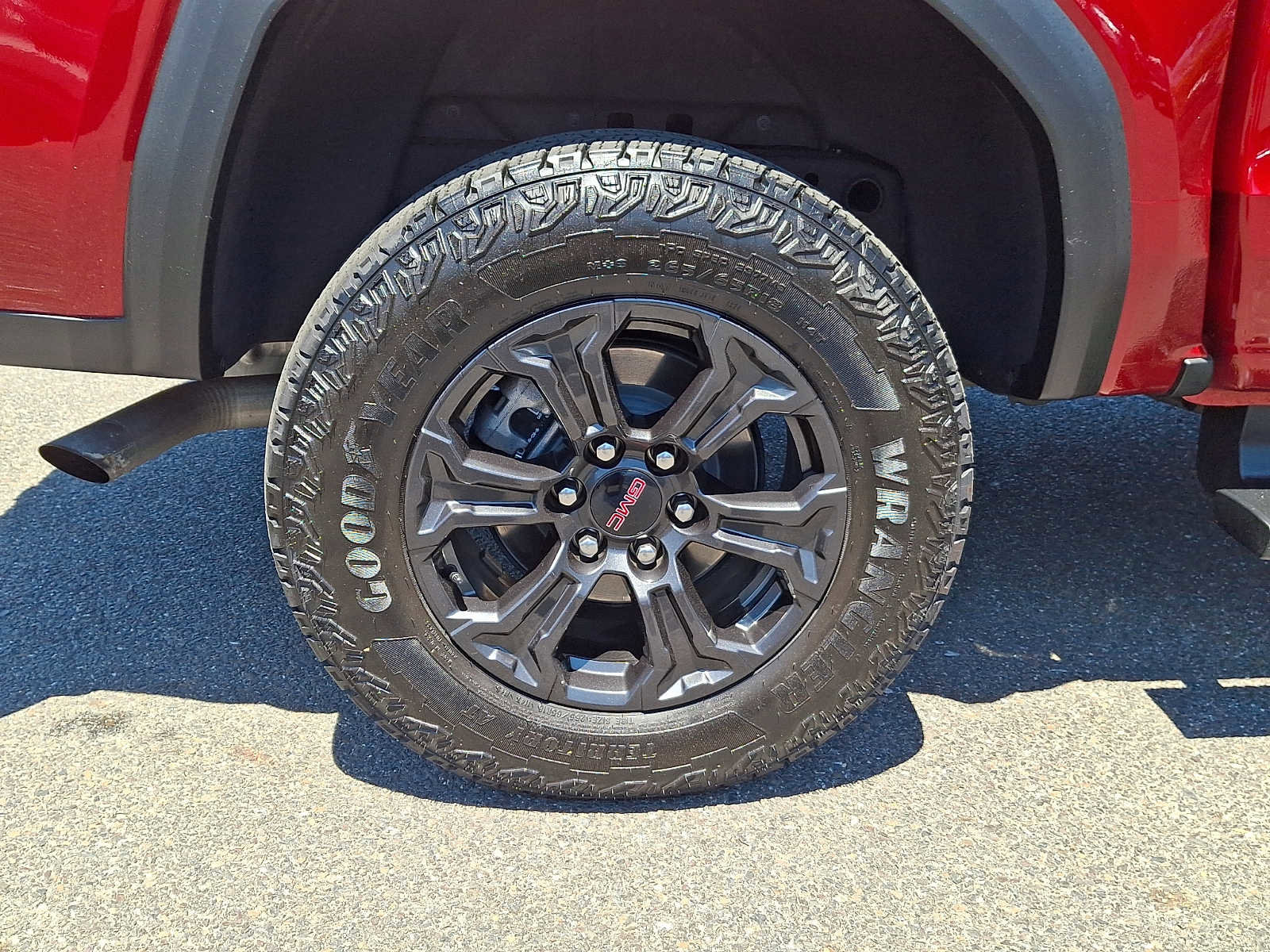 Used 2024 GMC Canyon Elevation w/ Elevation Premium Package AWD/4WD image 8