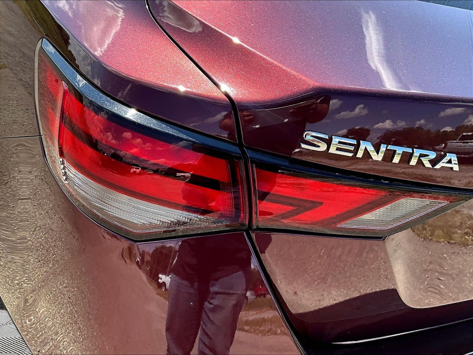 Used 2024 Nissan Sentra SV FWD image 23