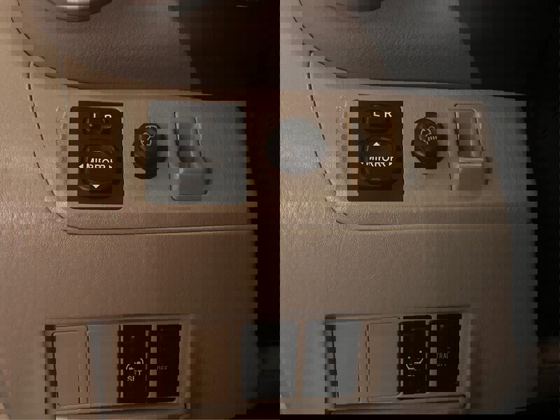 Used 2005 Toyota RAV4 2WD image 23