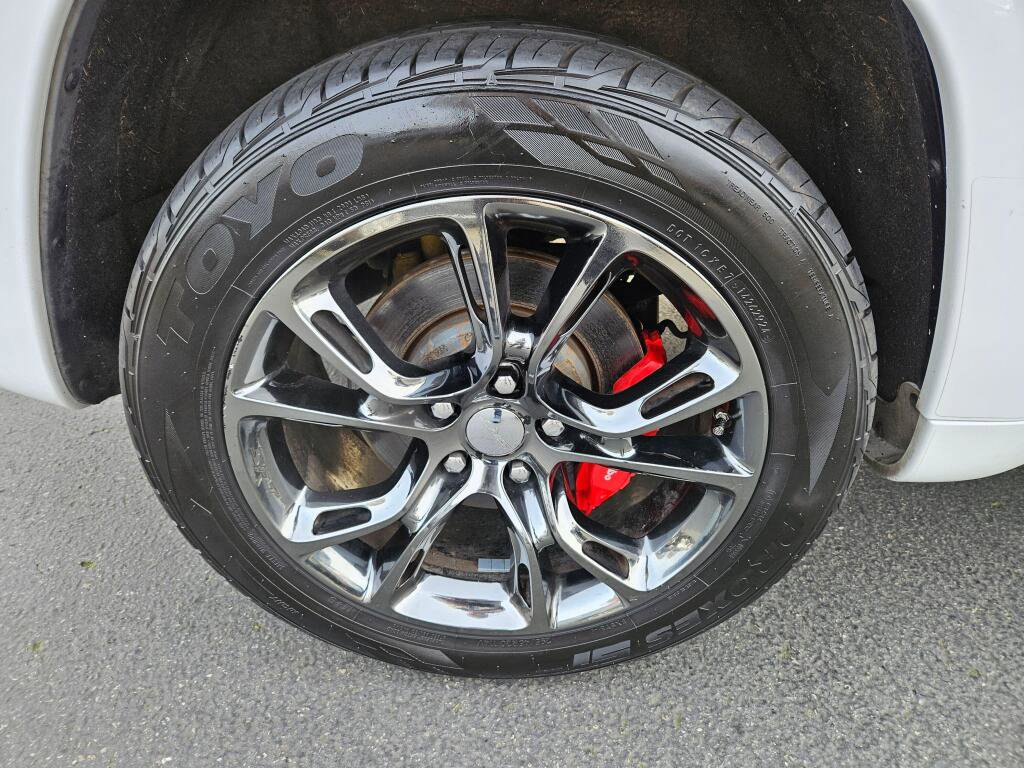 Used 2015 Jeep Grand Cherokee SRT w/ Luxury Group II image 9