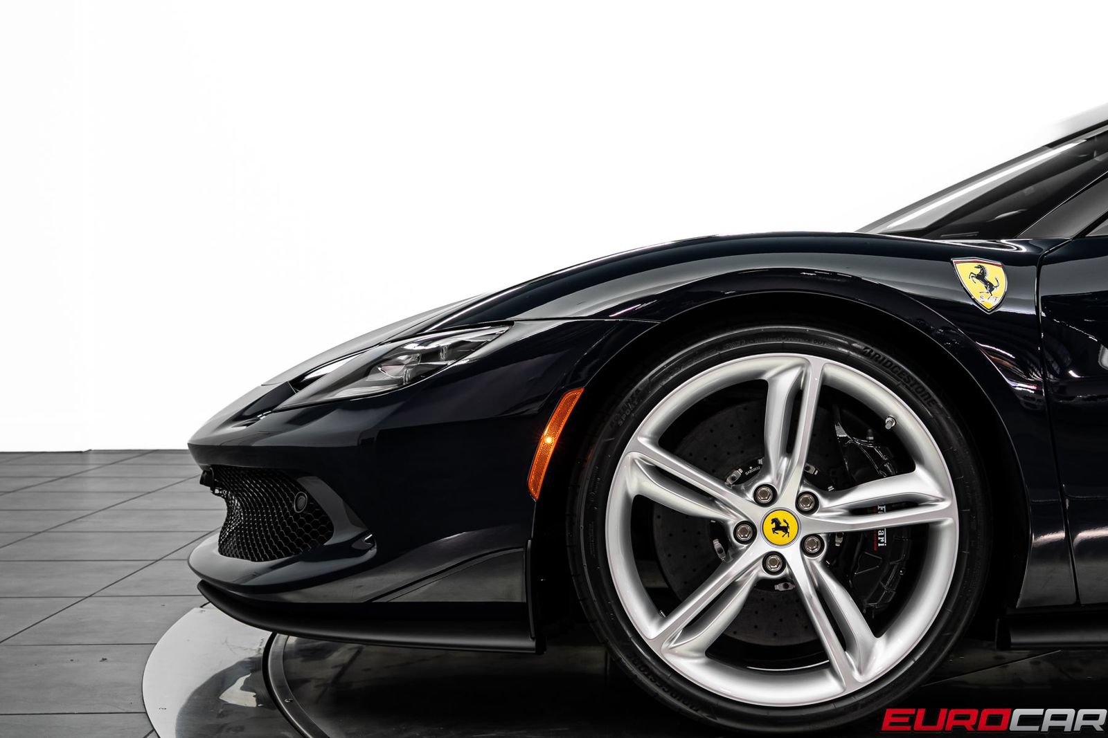 Used 2023 Ferrari 296 GTB RWD image 15