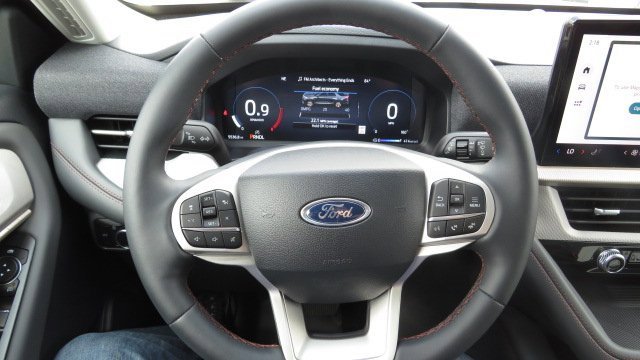 Used 2025 Ford Explorer Active image 22