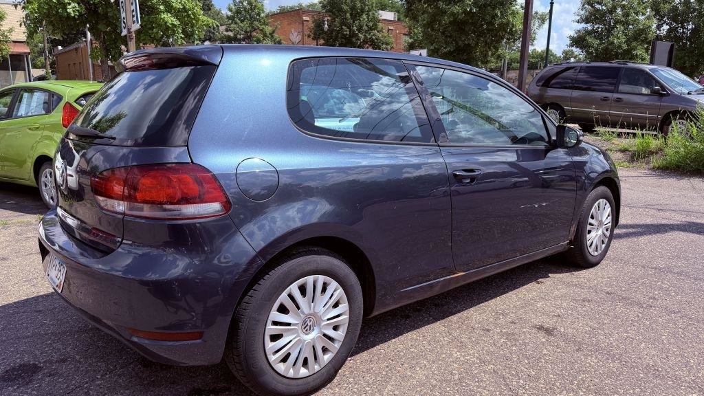 Used 2010 Volkswagen Golf 2-Door FWD image 4