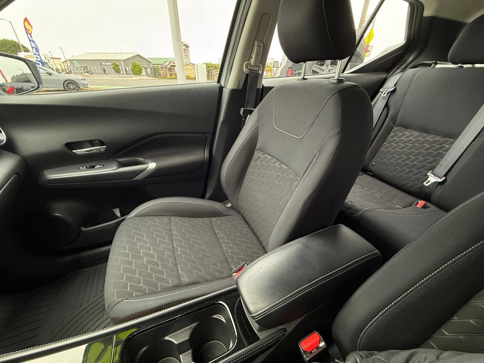 Used 2023 Nissan Kicks SV FWD image 23