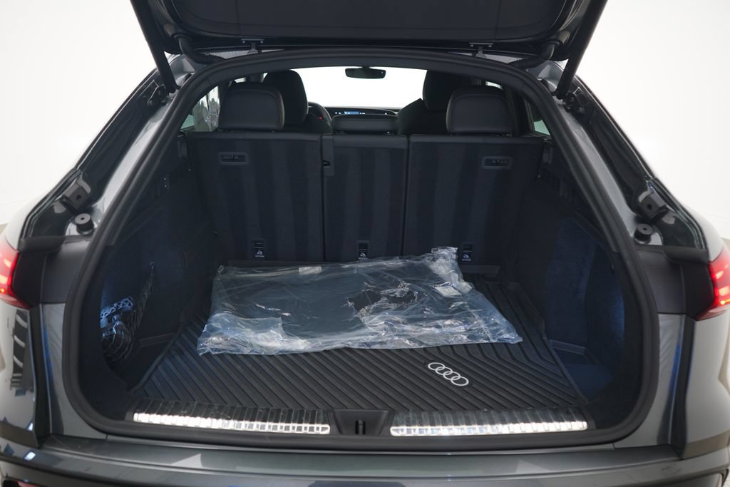 Used 2025 Audi SQ5 Premium Plus w/ Premium Plus Package AWD/4WD image 11