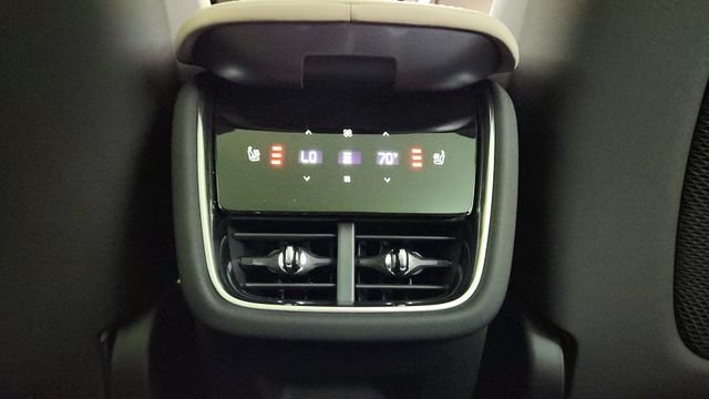 New 2026 Volvo EX90 Plus AWD/4WD image 30