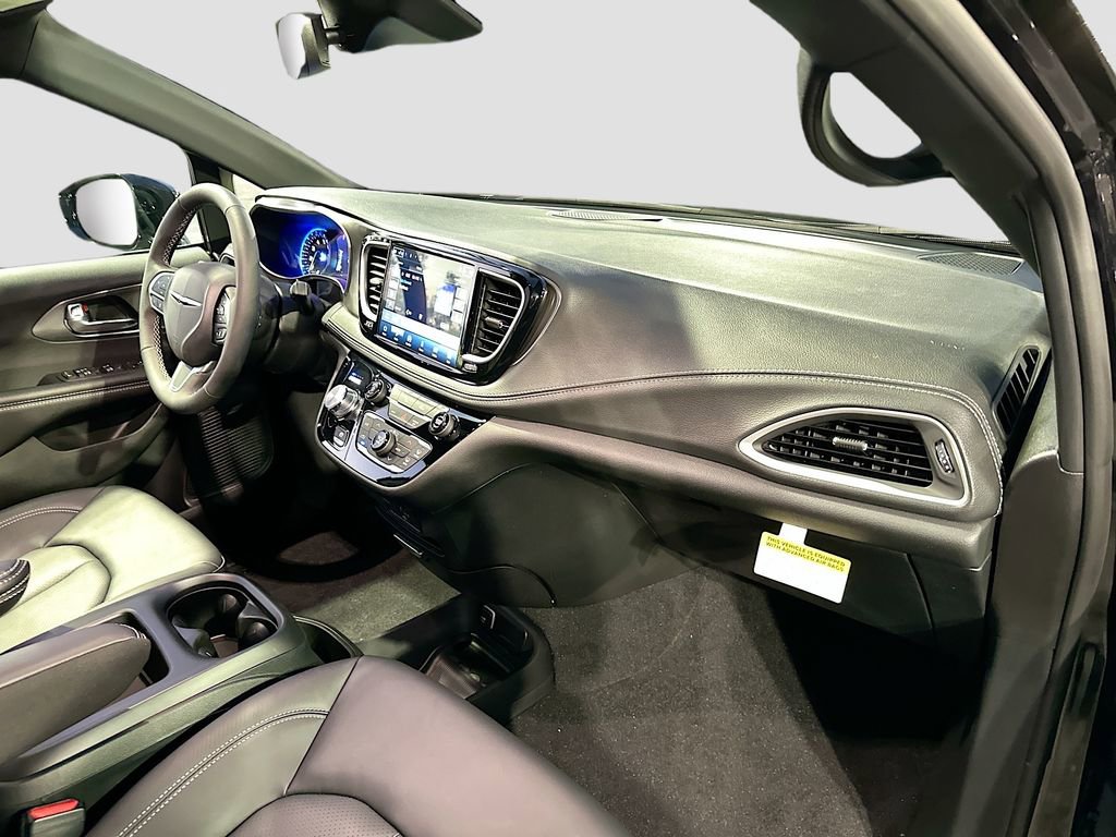 New 2026 Chrysler Pacifica Select FWD image 29