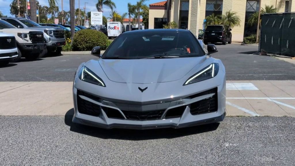 Used 2025 Chevrolet Corvette E-Ray w/ Stealth Interior Trim Package AWD/4WD image 4
