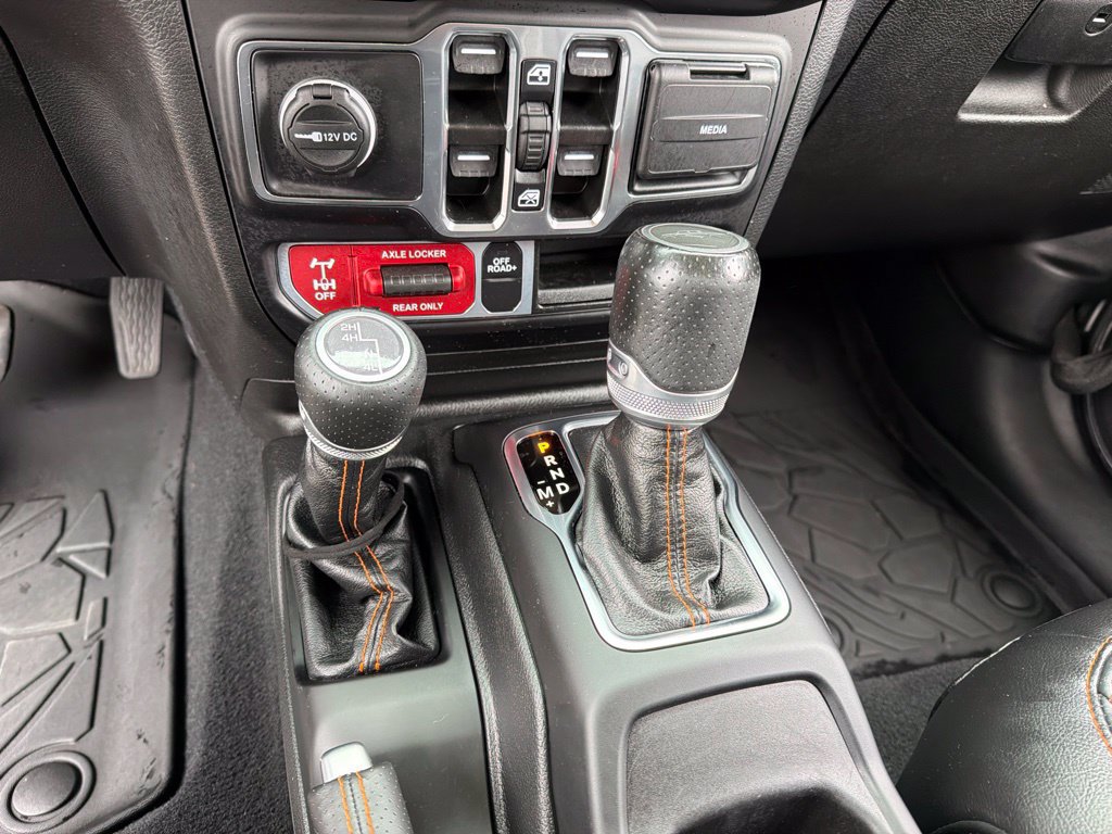 Used 2023 Jeep Gladiator Mojave w/ LED Lighting Group AWD/4WD image 15
