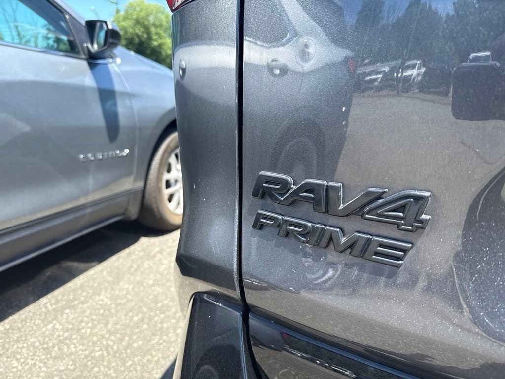 Used 2021 Toyota RAV4 SE w/ Weather & Moonroof Package AWD/4WD image 13