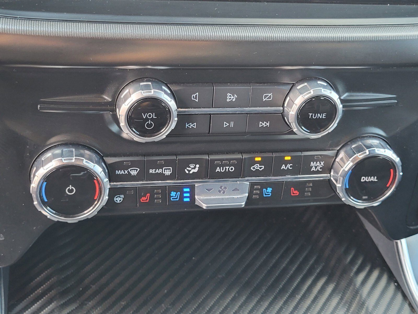Certified 2024 Ford F150 Raptor AWD/4WD image 22
