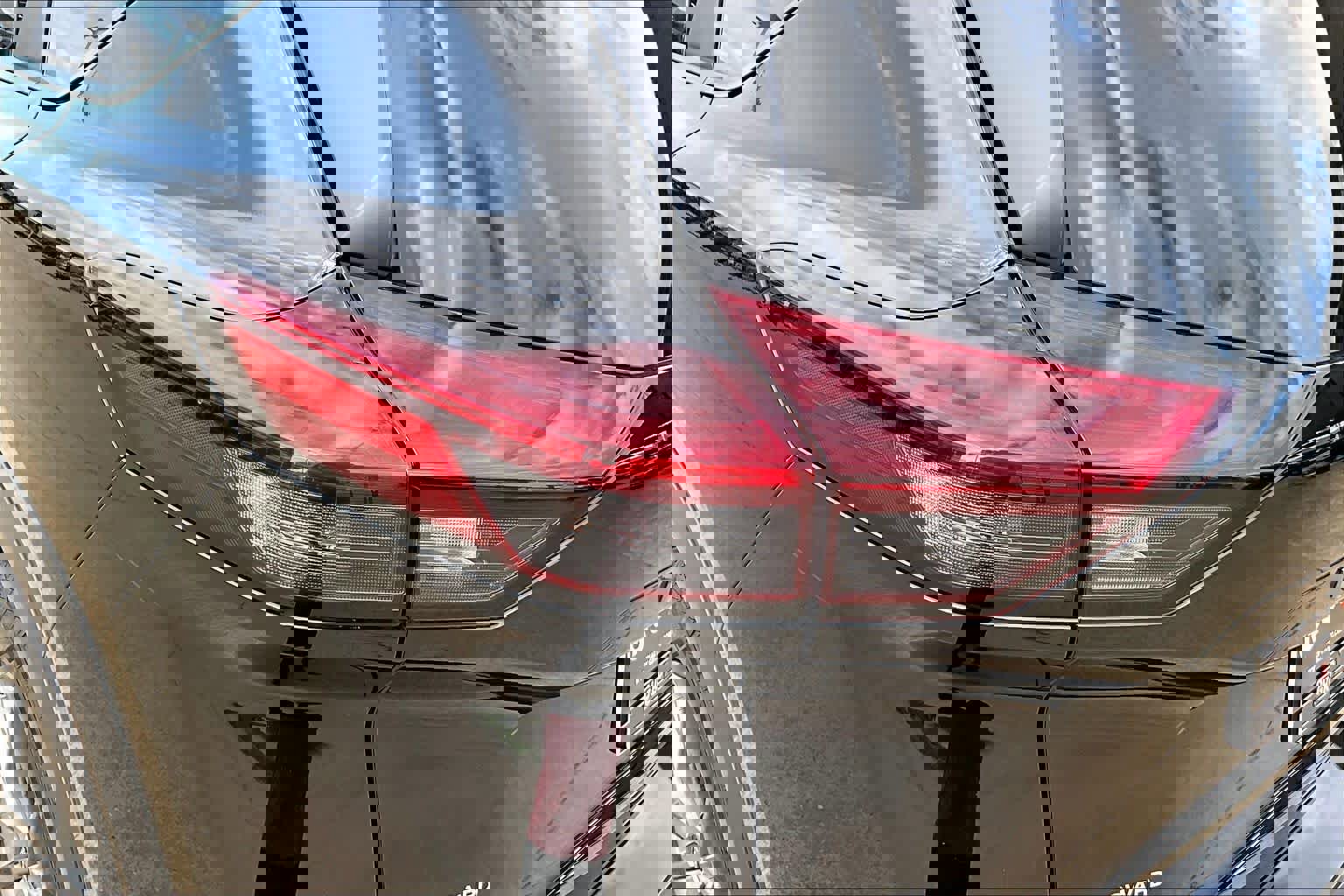 Certified 2025 Nissan Rogue S FWD image 26