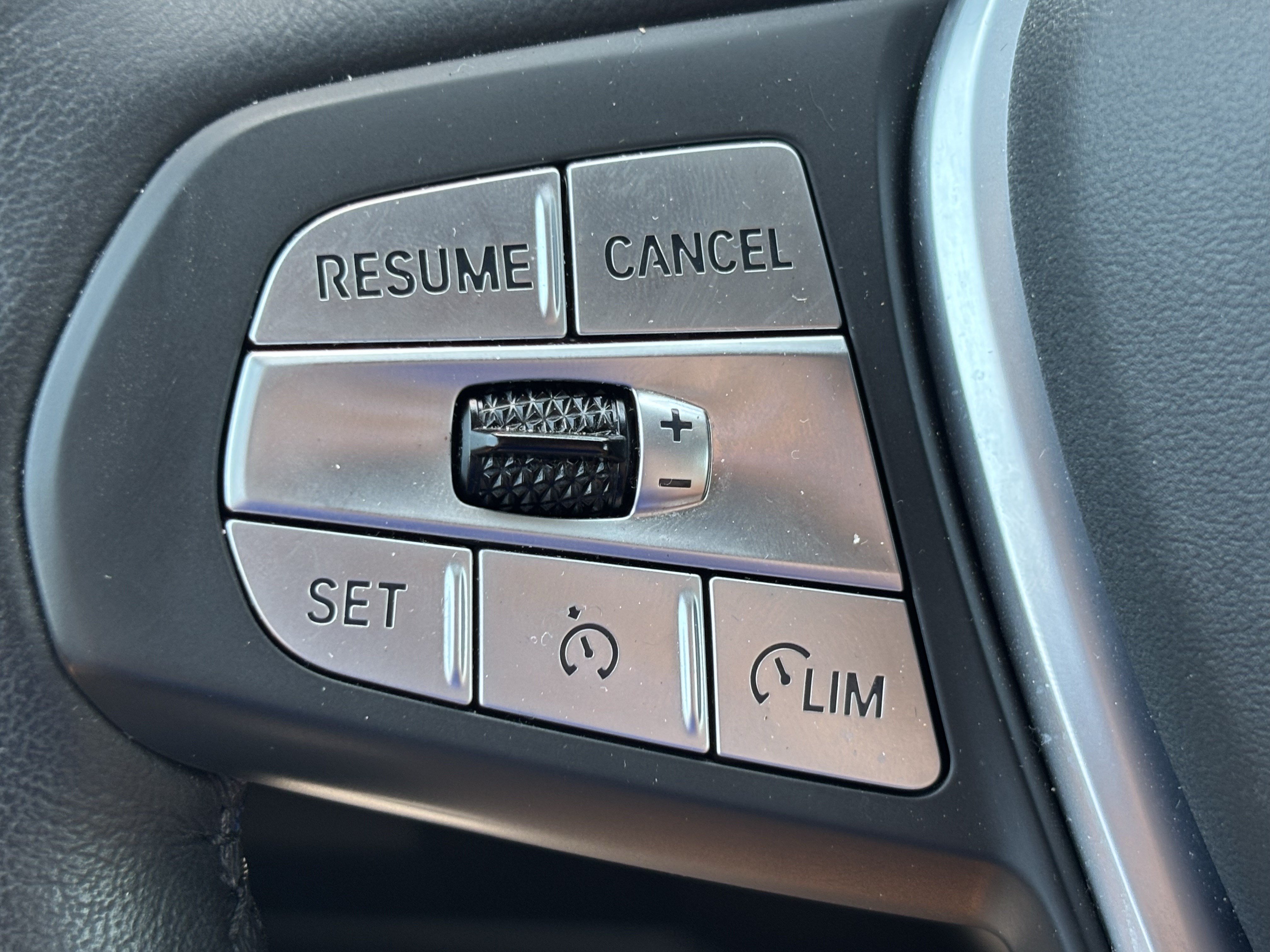 Used 2025 BMW X4 xDrive30i AWD/4WD image 19