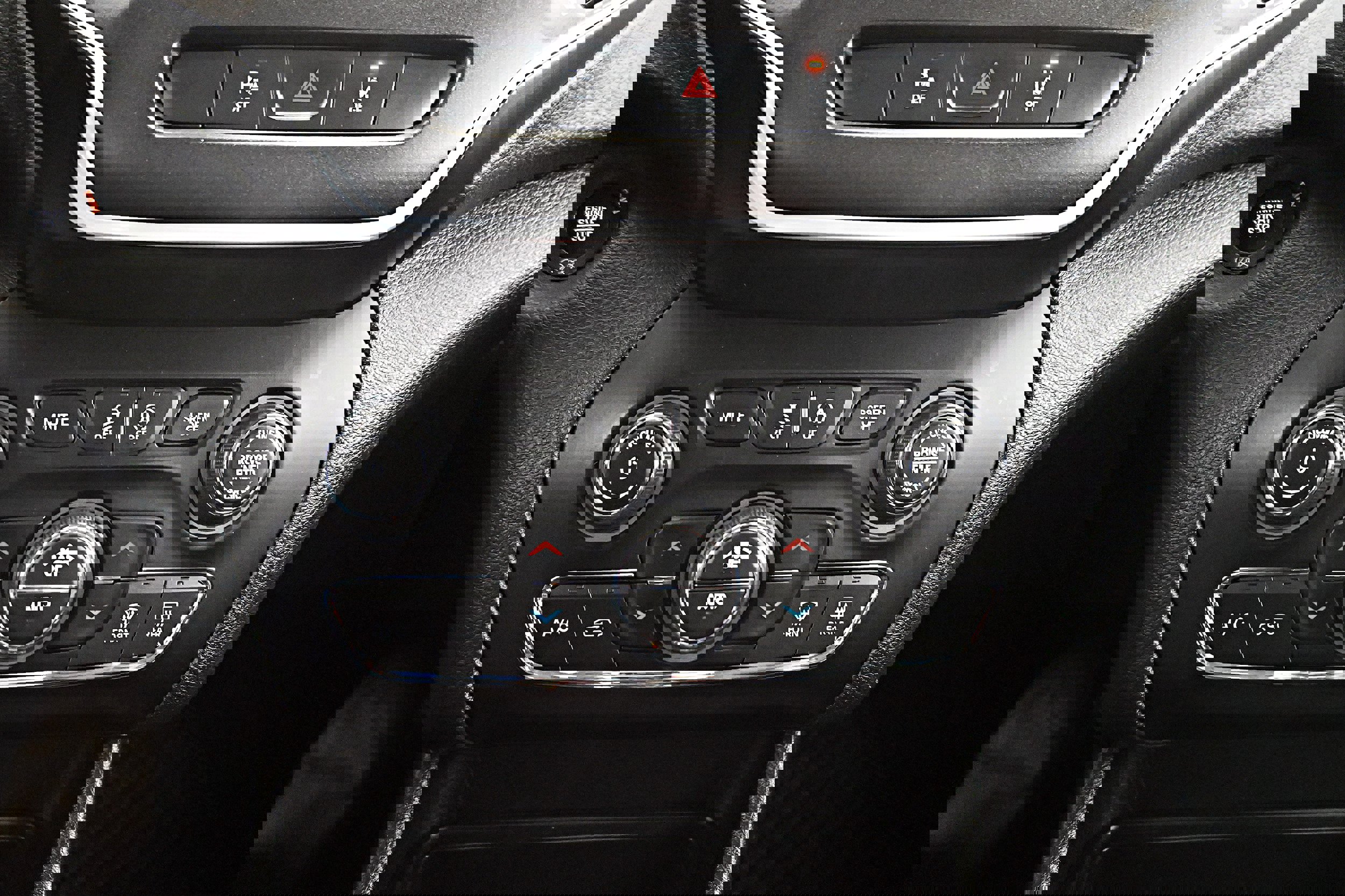 Used 2021 Jeep Cherokee Trailhawk w/ Trailer Tow Group image 16