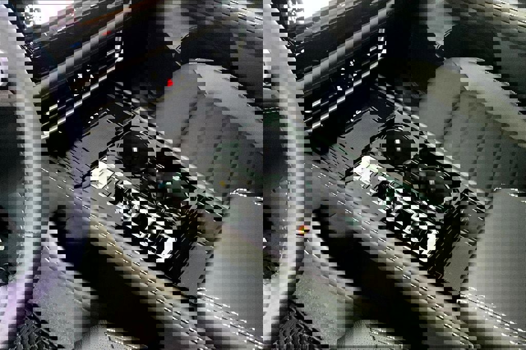 New 2026 Volkswagen Atlas Cross Sport SEL R-Line image 17