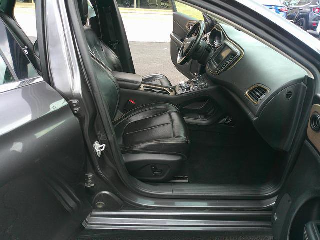Used 2016 Chrysler 200 S image 6