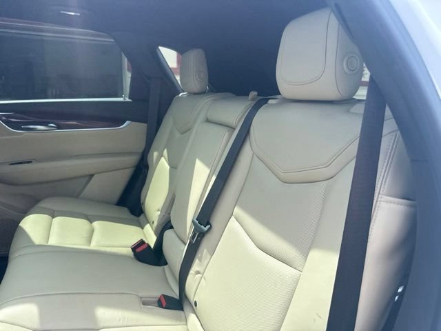 Used 2017 Cadillac XT5 Luxury w/ Driver Awareness Package FWD image 13