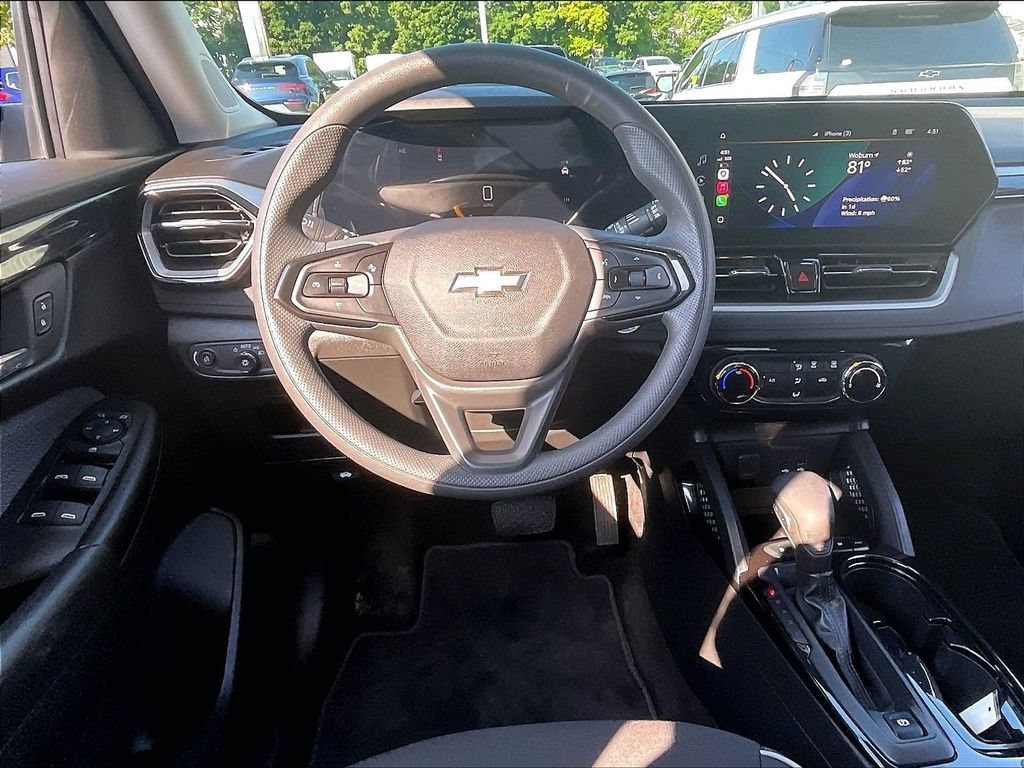 Used 2024 Chevrolet TrailBlazer LT w/ Driver Confidence Package AWD/4WD image 17