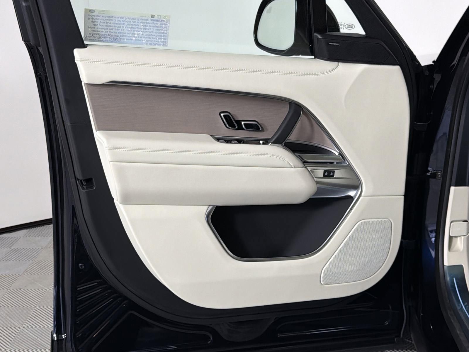 New 2026 Land Rover Range Rover SE image 21