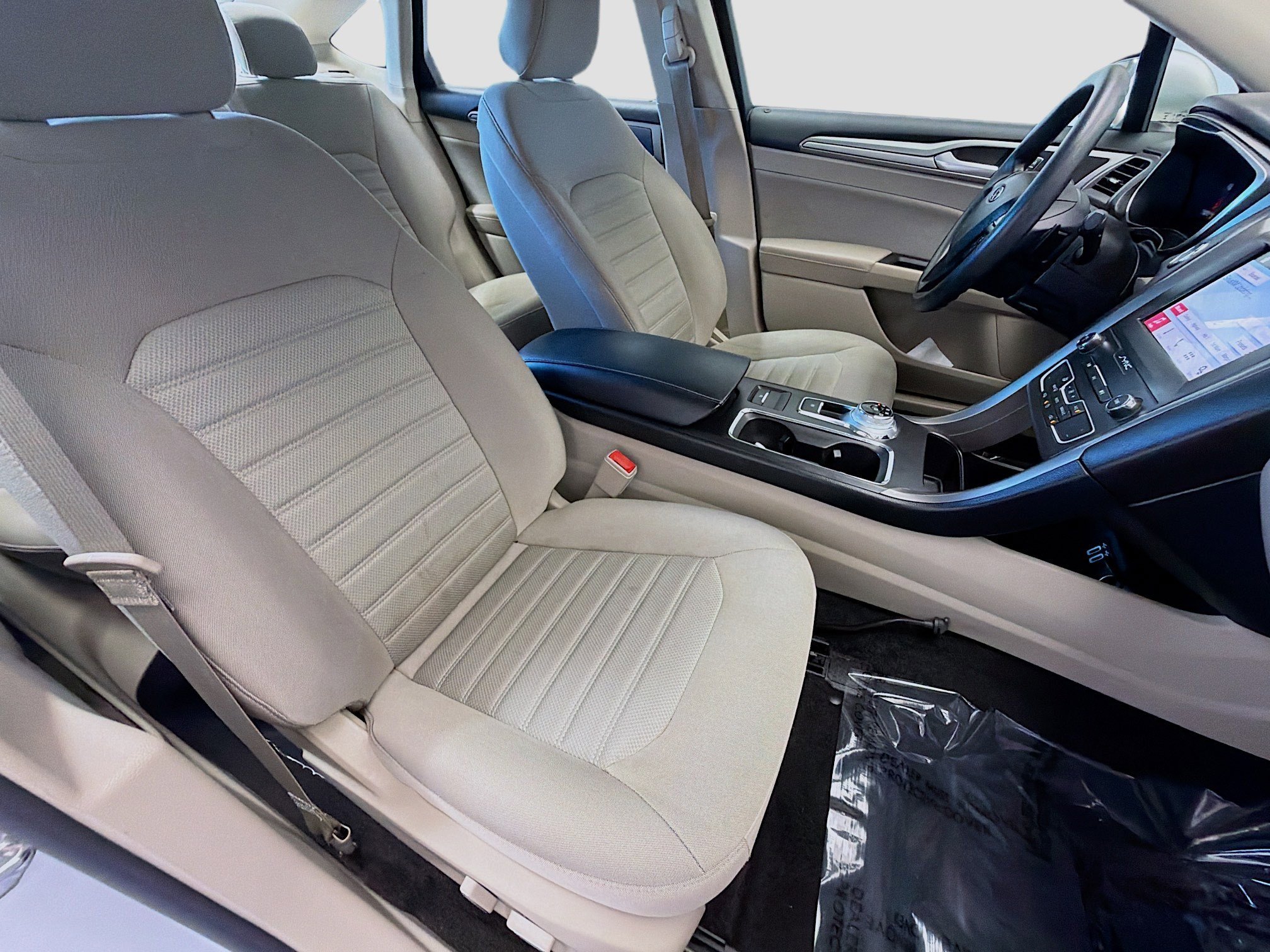 Used 2019 Ford Fusion SE image 15