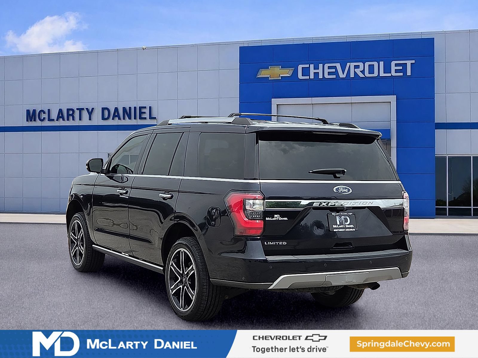 Used 2021 Ford Expedition Limited AWD/4WD image 4