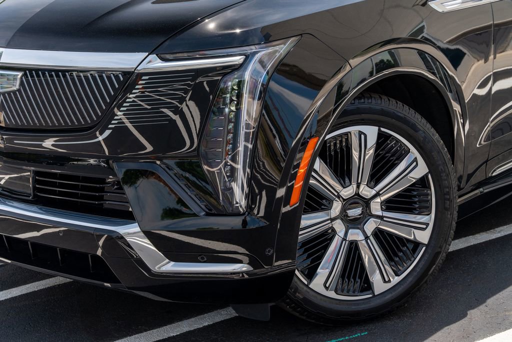 Used 2025 Cadillac Escalade IQ Luxury 2 w/ LPO, Premium Carpet Package AWD/4WD image 3