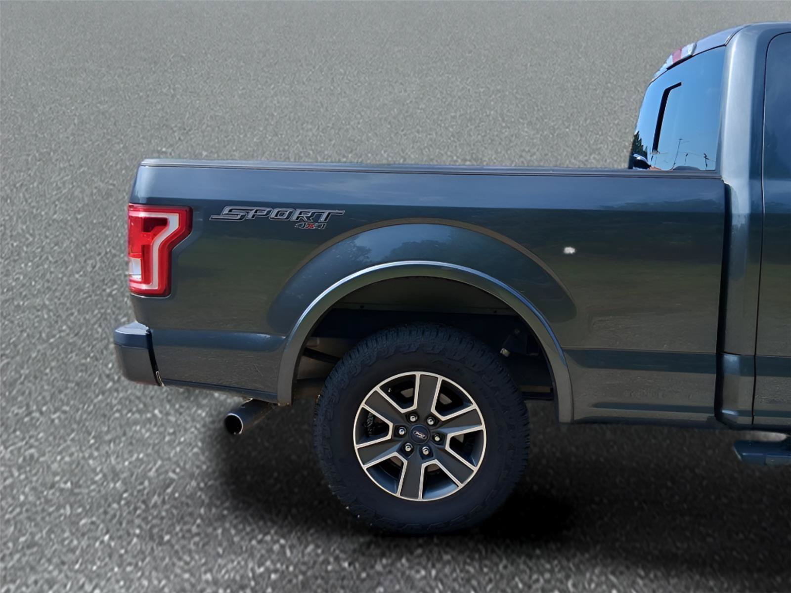 Used 2016 Ford F150 XLT w/ Equipment Group 302A Luxury AWD/4WD image 8