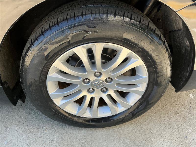 Used 2016 Toyota Sienna XLE w/ XLE Navigation Package image 26