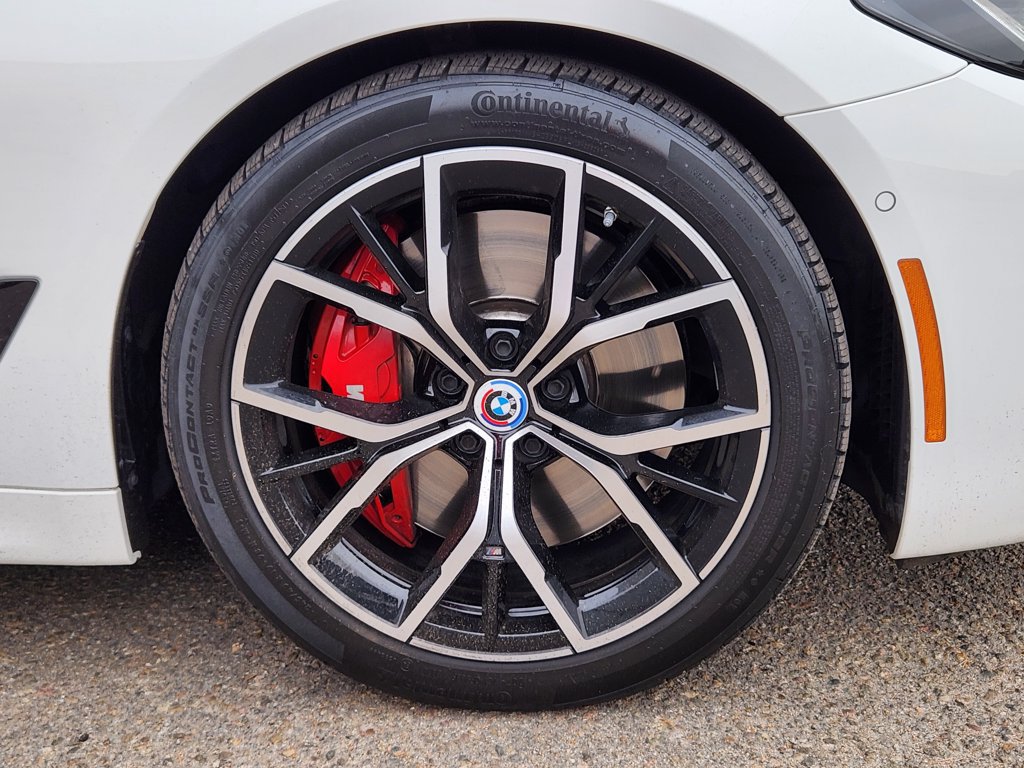 Used 2023 BMW M550i xDrive w/ Executive Package AWD/4WD image 13