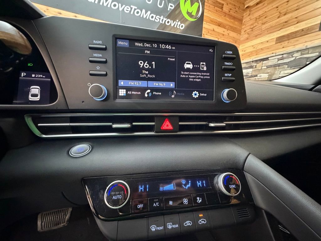 Certified 2023 Hyundai Elantra SEL image 18