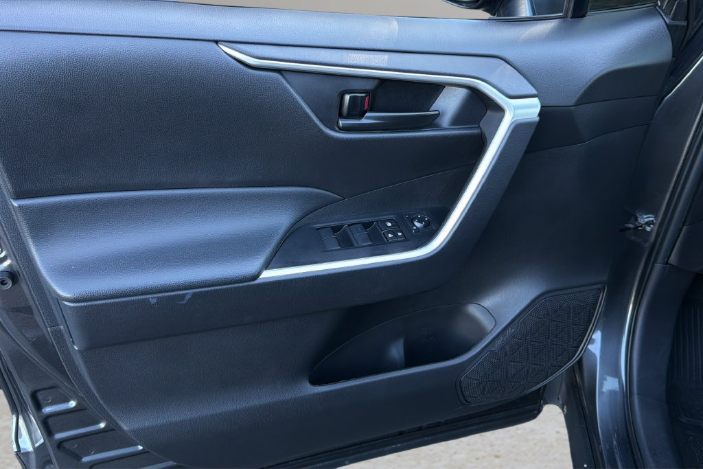 Certified 2024 Toyota RAV4 LE FWD image 11