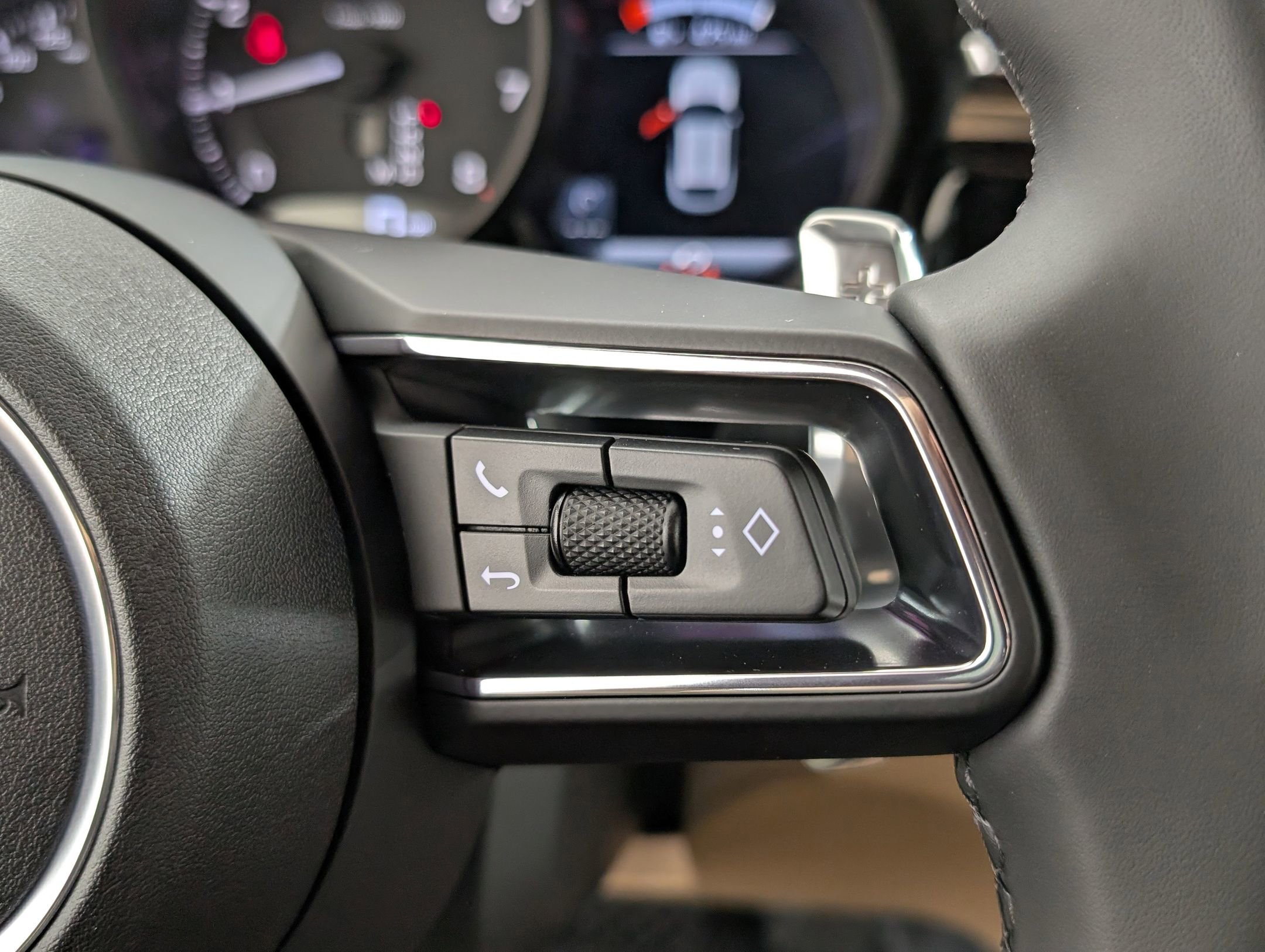 Certified 2025 Porsche Macan image 23