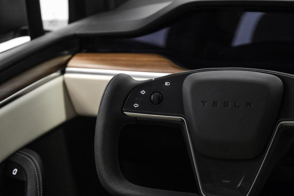 Used 2023 Tesla Model X image 24