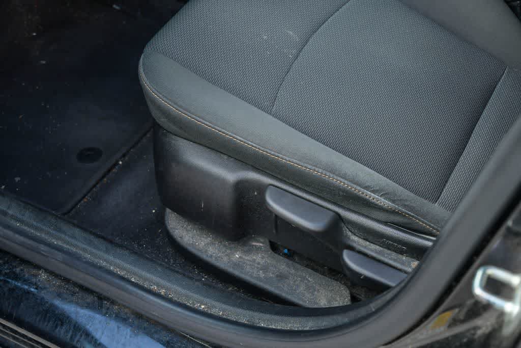 Used 2018 Chevrolet Cruze LS FWD image 19