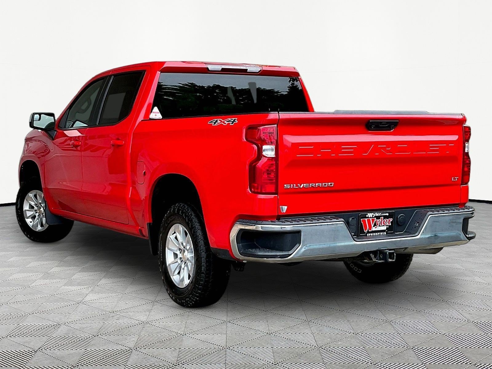 Used 2023 Chevrolet Silverado 1500 LT w/ Protection Package AWD/4WD image 4