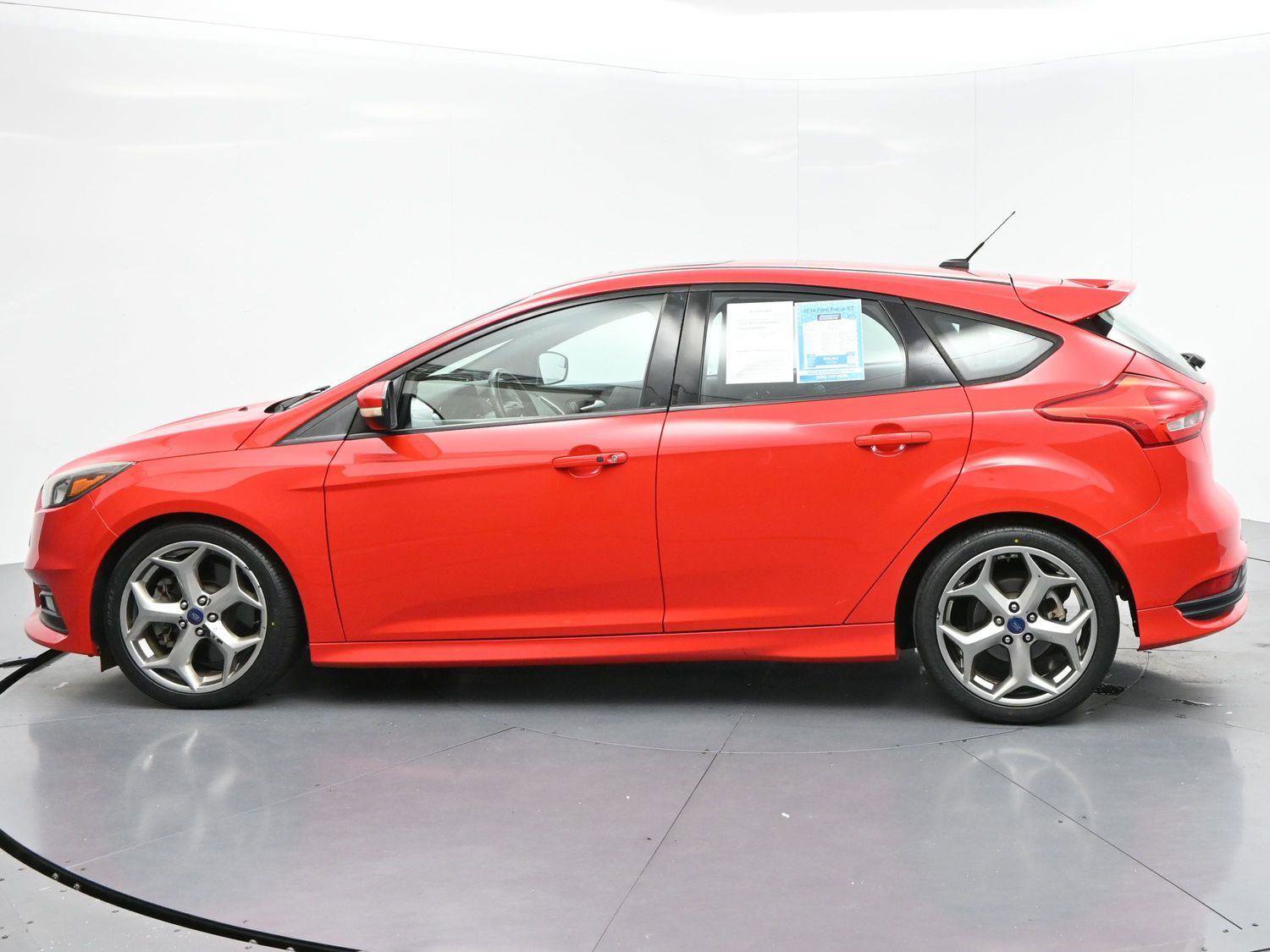 Used 2016 Ford Focus ST FWD image 5