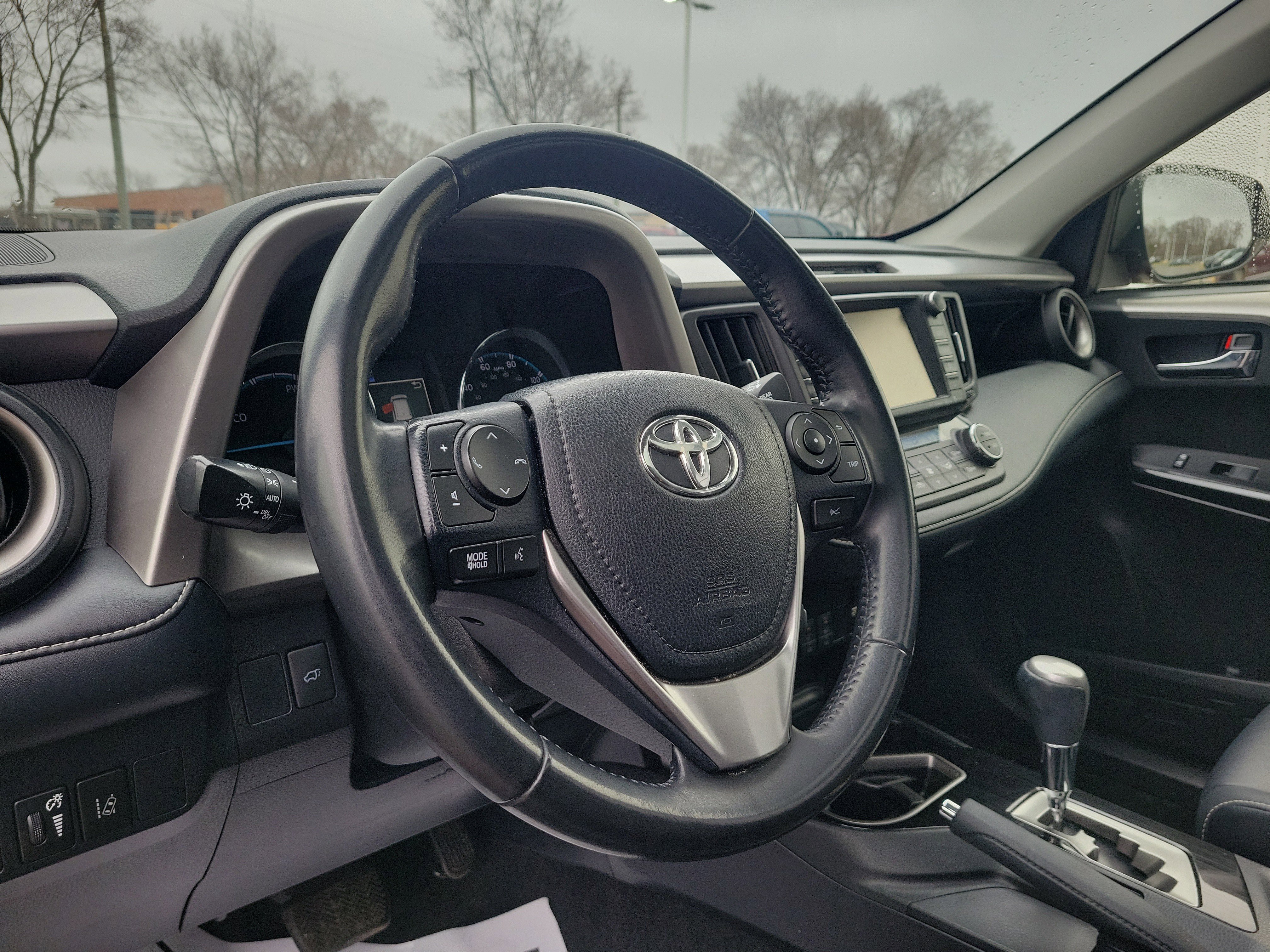Used 2018 Toyota RAV4 Limited image 15